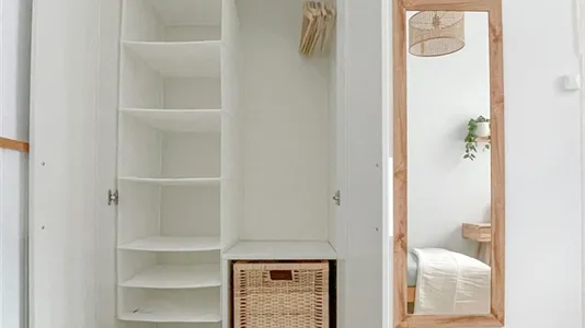 Rooms in Barcelona Eixample - photo 5