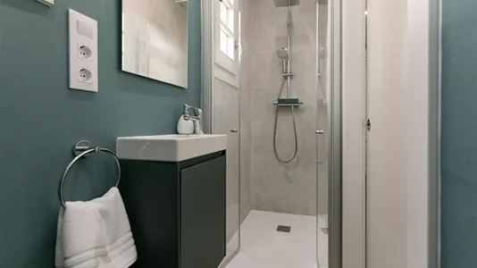 Rooms in Barcelona Eixample - photo 8