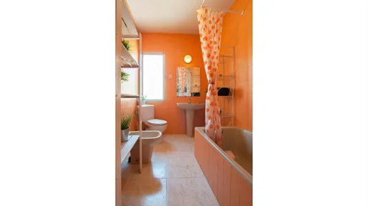 Rooms in Madrid Centro - photo 8