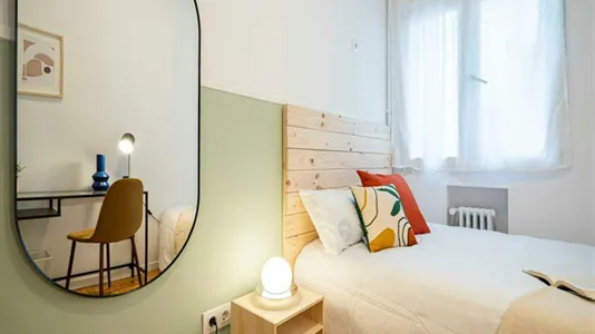 Rooms in Madrid Chamberí - photo 2