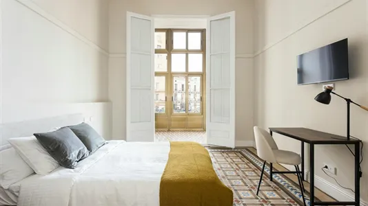 Rooms in Barcelona Eixample - photo 2