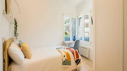 Rooms in Madrid Chamberí - photo 1