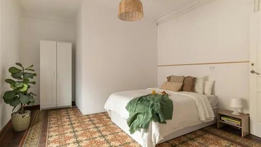 Rooms in Barcelona Ciutat Vella - photo 4