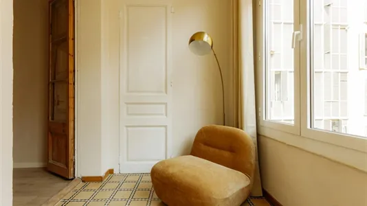 Rooms in Barcelona Ciutat Vella - photo 9