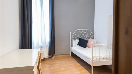Rooms in Madrid Centro - photo 1
