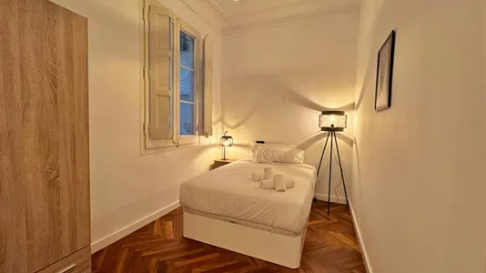 Rooms in Barcelona Eixample - photo 5