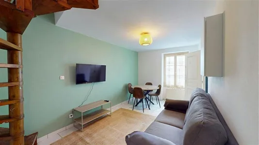 Apartments in Poitiers - photo 4