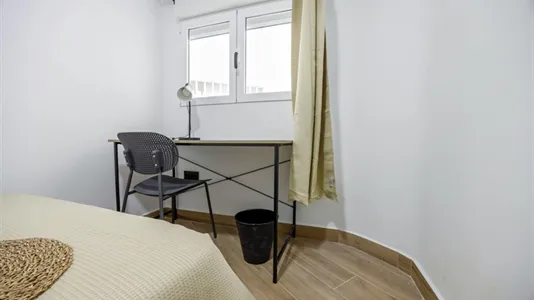 Rooms in el Camí de Vera - photo 6