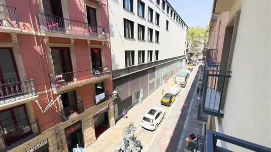 Rooms in Barcelona Ciutat Vella - photo 7