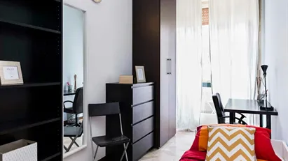 Room for rent in Milano Zona 6 - Barona, Lorenteggio, Milan