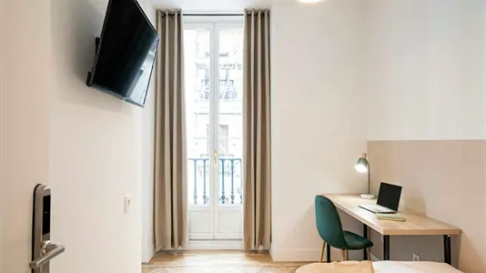 Rooms in Madrid Centro - photo 1