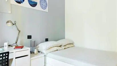 Room for rent in Milano Zona 4 - Vittoria, Forlanini, Milan
