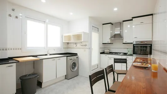 Rooms in Valencia Extramurs - photo 9