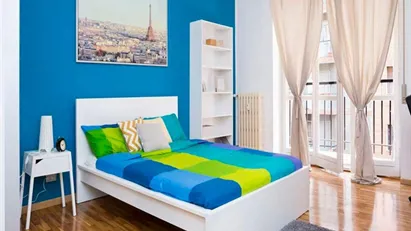 Room for rent in Milano Zona 8 - Fiera, Gallaratese, Quarto Oggiaro, Milan
