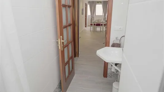 Rooms in Málaga - photo 9