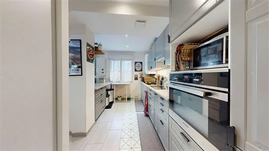 Houses in Lyon - photo 3