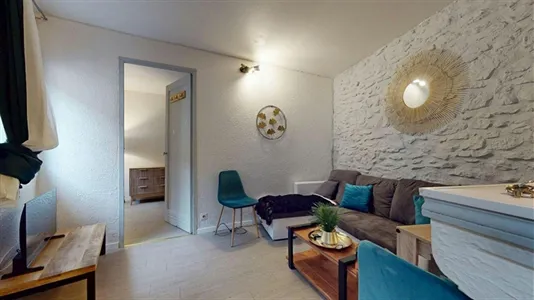 Apartments in Nîmes - photo 1