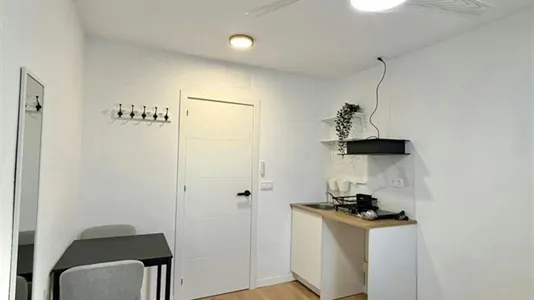 Rooms in Mislata - photo 1