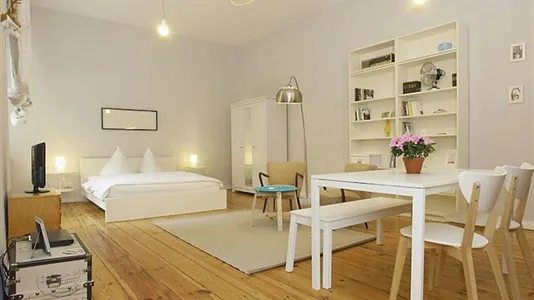 Apartments in Berlin Pankow - photo 1