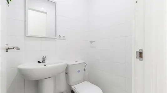 Rooms in Barcelona Eixample - photo 10