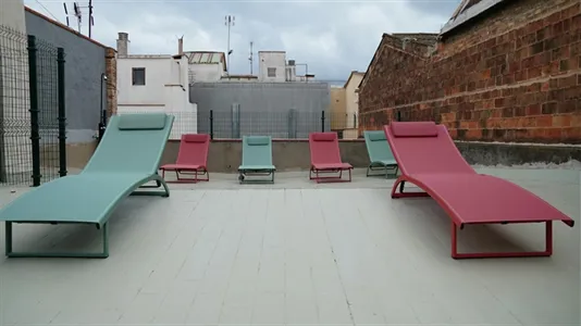 Rooms in Barcelona Ciutat Vella - photo 9