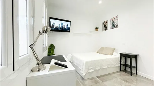 Rooms in Madrid Centro - photo 3