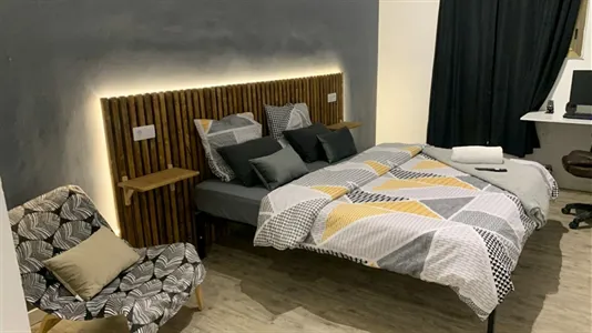 Rooms in Barcelona Ciutat Vella - photo 4