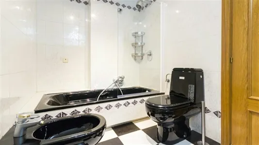 Rooms in Madrid Tetuán - photo 10