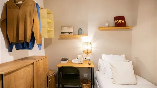 Rooms in Barcelona Eixample - photo 3
