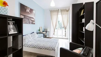 Room for rent in Buccinasco, Lombardia