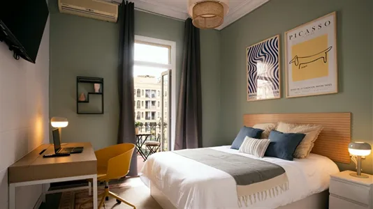 Rooms in Barcelona Eixample - photo 1