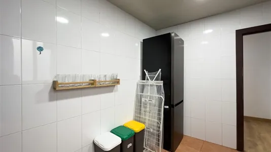 Rooms in Barcelona Ciutat Vella - photo 7