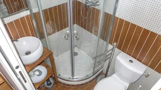 Apartments in Paris 16éme arrondissement (North) - photo 8