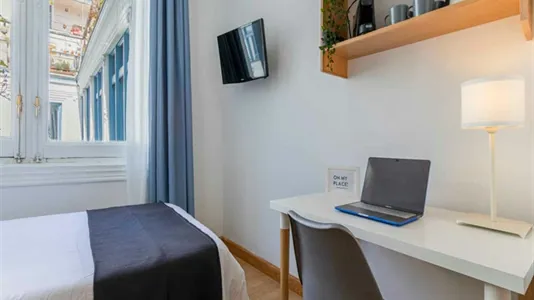 Rooms in Madrid Centro - photo 10