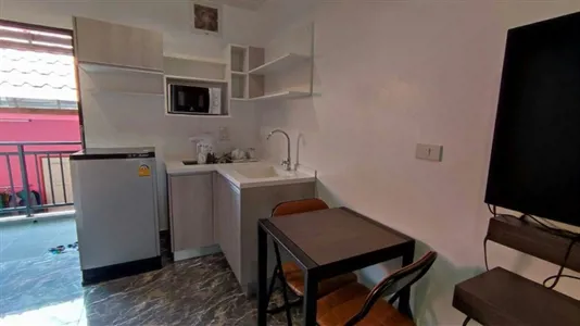 Rooms in Arrigorriaga - photo 2