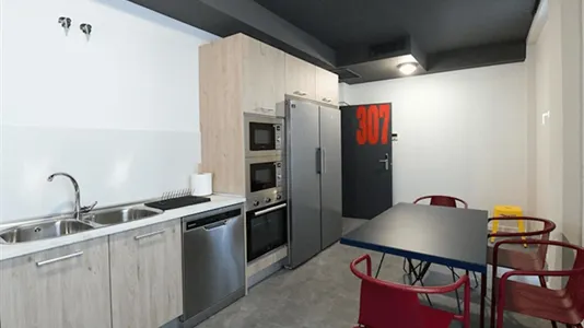 Rooms in Madrid Centro - photo 10