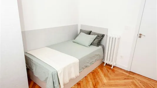 Rooms in Madrid Chamberí - photo 2