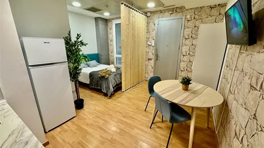 Apartments in Barcelona Eixample - photo 3