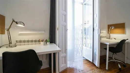 Rooms in Madrid Centro - photo 5
