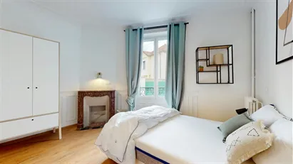Room for rent in Saint-Germain-en-Laye, Île-de-France