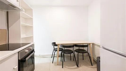 Rooms in Madrid Retiro - photo 10