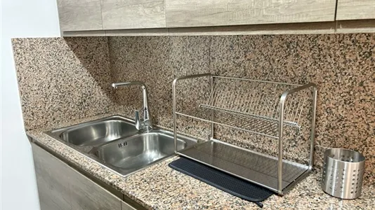 Rooms in Barcelona Ciutat Vella - photo 6