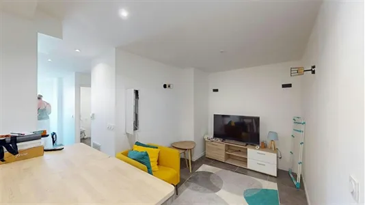 Rooms in Saint-Julien-en-Genevois - photo 2