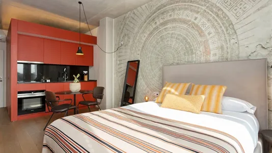 Apartments in Barcelona Eixample - photo 5