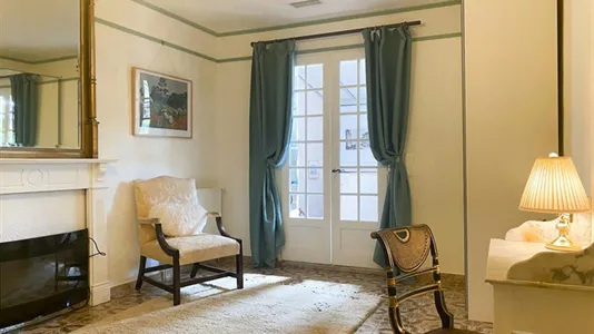 Houses in Béziers - photo 9