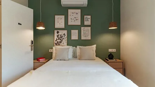 Rooms in Barcelona Eixample - photo 2