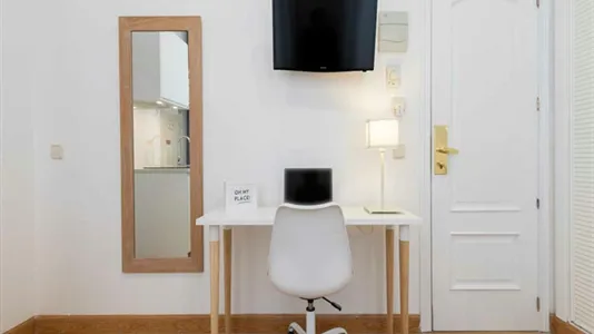 Rooms in Madrid Centro - photo 3