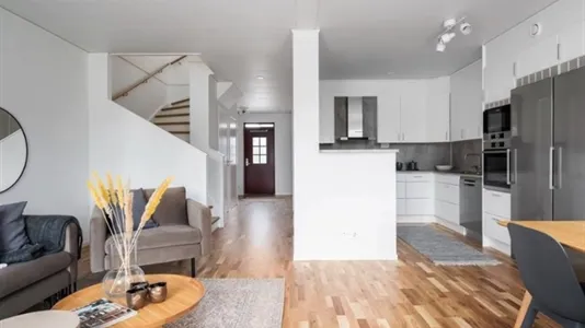 Houses in Nynäshamn - photo 2