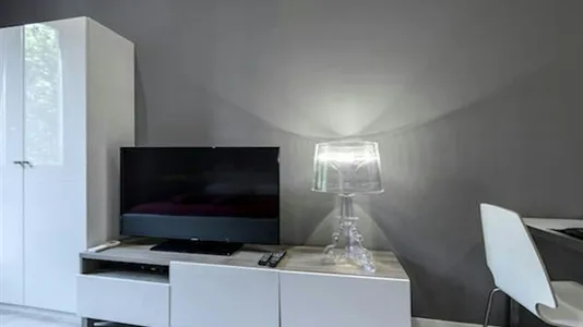 Apartments in Milano Zona 8 - Fiera, Gallaratese, Quarto Oggiaro - photo 7