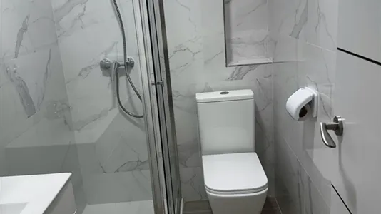 Rooms in Málaga - photo 8